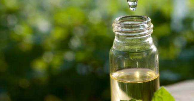 El aceite de oro para los cabellos agafya